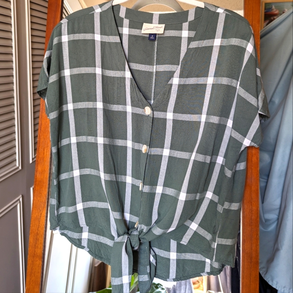 Cottage Core Knot Blouse Green Universal Thread